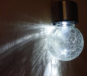 Aigostar  Szklana kulka zawieszana fi 5 cm lampka solarna chłodna z uchwytem Szklana kulka zawieszana fi 5 cm lampka solarna chłodna z uchwytem 6