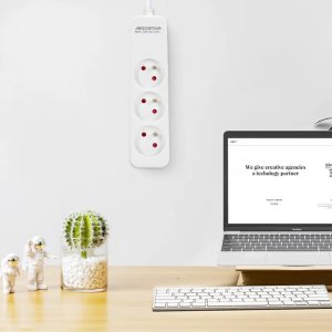 Aigostar  Francuski przedłużacz 3-gniazdowy z wyłącznikiem biały Francuski przedłużacz 3-gniazdowy z wyłącznikiem biały 3