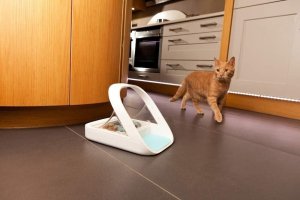 Trixie Sure Petcare Microchip Pet Feeder Rear Cover 4