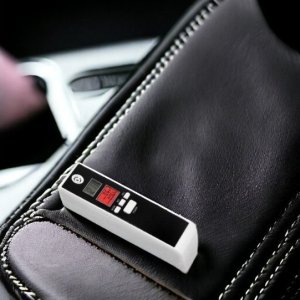 PrzydaSie Alkomat Bezustnikowy Cyfrowy Precyzyjny Termometr 2