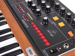 Behringer Behringer POLY D Syntezator analogowy 11