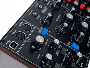 Behringer Behringer MODEL D Syntezator analogowy 4