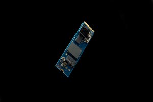 Dysk serwerowy Kingston DC2000B 240GB PCI-E x4 Gen 4 NVMe  (SEDC2000BM8/240G) 7