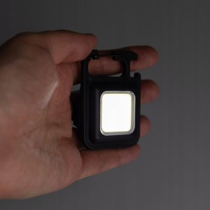 Latarka VERGIONIC MOCNA MINI LATARKA LED KIESZONKOWA BRELOK MAGNES OTWIERACZ UCHWYT NÓŻKA 13