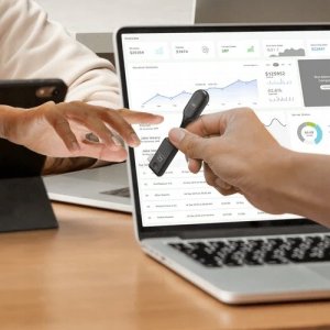 Transmiter FM Minix Bezprzewodowy transmiter obrazu, wideo, USB-C na HDMI, Full HD, MINIX C1 8