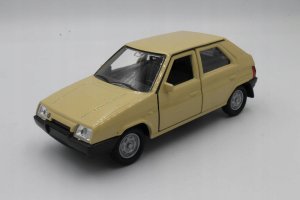 Welly WELLY Auto model 1:60 Skoda w pudełku mix cena za 1 szt 13