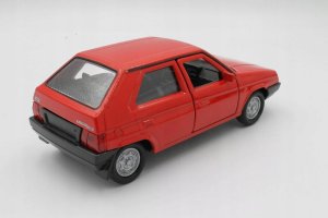 Welly WELLY Auto model 1:60 Skoda w pudełku mix cena za 1 szt 17