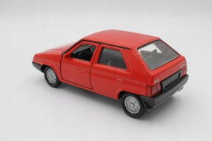 Welly WELLY Auto model 1:60 Skoda w pudełku mix cena za 1 szt 20