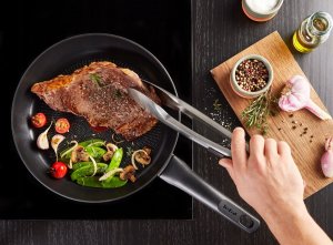 Patelnia Tefal do naleśników Tytanowa 25cm 24