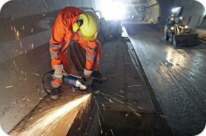 Bosch SZLIFIERKA KATOWA FI 230 2400W GWS 24-230 P CZUW 2