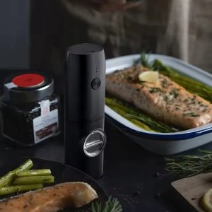 Młynek do przypraw Promis Elektryczny młynek do pieprzu soli przypraw Promis MP35 akumulatorowy ładowanie USB 5