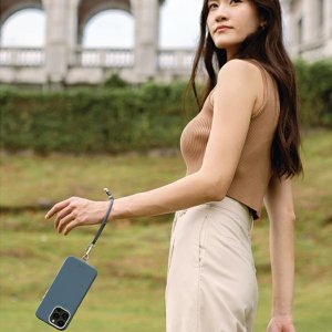 Uniq UNIQ Coehl Laurel Handstrap uniwersalny sznurek do telefonu na rękę ciemnoniebieski/sapphire blue 2