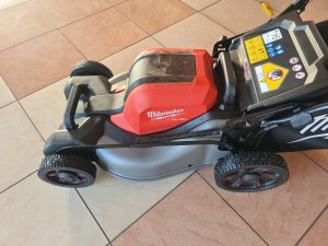 Kosiarka akumulatorowa Milwaukee MILWAUKEE.MOWER 2x18V M18F2LM46-802 2x8.0Ah 46cm 1