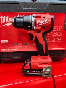 Wiertarko-wkrętarka Milwaukee MILWAUKEE.DRIVEN UD.M18BLPDRC-422C 60.5Nm 1x4.0Ah+1x2.0Ah BL 2