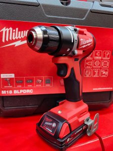 Wiertarko-wkrętarka Milwaukee MILWAUKEE.DRIVEN UD.M18BLPDRC-422C 60.5Nm 1x4.0Ah+1x2.0Ah BL 3