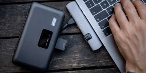 Newell Ładowarka dwukanałowa Newell LCD-PB-SD do baterii LP-E6 10