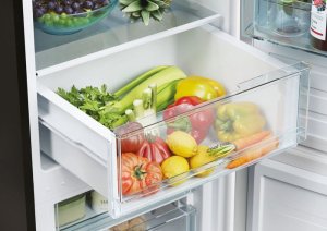 Lodówka Candy Candy | Šaldytuvas | CCT3L517EB | Energy efficiency class E | Free standing | Combi | Height 176 cm | No Frost system | Šaldytuvas net capacity 186 L | Šaldiklis net capacity 74 L | Ekranas | 39 dB | Juodas 9