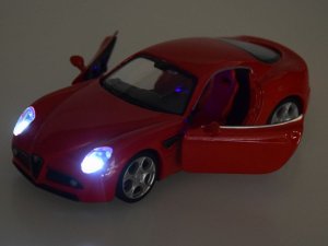 Jokomisiada Auto metalowe model Alfa Romeo 8C Competizione skala 1:32 światła ZA4607 4
