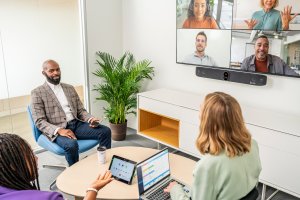 Poly POLY Zestaw soundbara wideo all-in-one Studio X70 z kontrolerem TC10, bez radia i kabla zasilającego, GSA/TAA 3