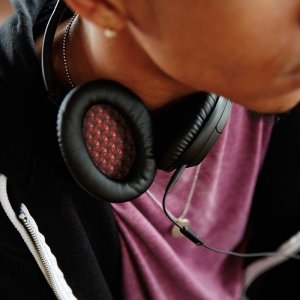 Słuchawki Bose Słuchawki nauszne przewodowe Bose SoundTrue Around-Ear Czarne | 626238-0010 2