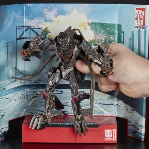 Figurka Hasbro Transformers Generations Studio Series Deluxe, Asst. 11