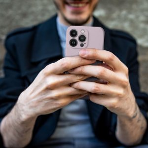 OEM Futerał SILICONE MAG COVER kompatybilny z MagSafe do IPHONE 11 różowy 8