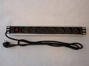 PremiumCord PremiumCord Panel napájecí do 19" racku 1.5U, 8x230V, 2m kabel, vypínač 2