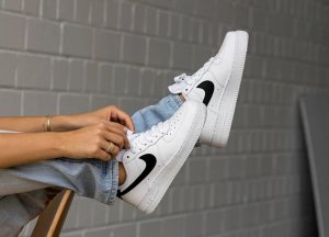 Nike Nike W Air Force 1 07 Next Nature DC9486-101 białe 42 15