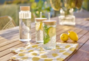 Zeller Szklanka z metalową słomką i szczelnym wieczkiem z bambusa, 580 ml 3