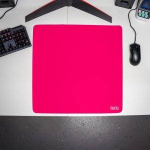 Podkładka Tilt PODKŁADKA POD MYSZ GAMINGOWA Lipstick 50x50 TILT Gamingowa XL Wodoodporna 3