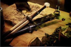 Special Replicas WIELKI MIECZ GERALTA INSPIROWANY WIEDŹMIN THE WITCHER Z POCHWĄ 9320 OSTRY 9