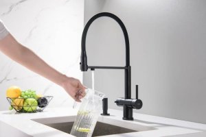 Bateria kuchenna Blue Water Blue Water Tusar Czarna Trójdrożna bateria kuchenna z elastyczną wyjmowaną wylewką 2
