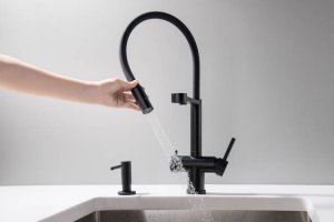 Bateria kuchenna Blue Water Blue Water Tusar Czarna Trójdrożna bateria kuchenna z elastyczną wyjmowaną wylewką 3