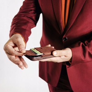 Peak Design Peak Design Mobile Wallet Stand - Magnetyczny Portfel Do Telefonu / Podstawka - Czerwony 4