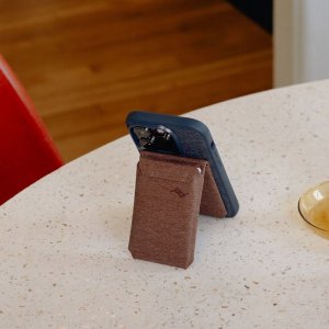 Peak Design Peak Design Mobile Wallet Stand - Magnetyczny Portfel Do Telefonu / Podstawka - Czerwony 6