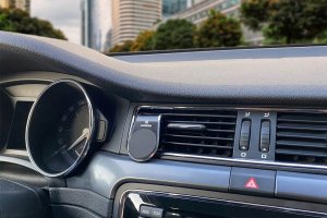 Swissten Magnetic car holder easy mount silver 5