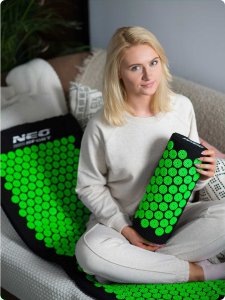 Neo-Sport NeoSport Mata do akupresury z kolcami  NS-901 czarno-zielona 3