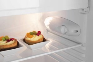 Lodówka Amica Chłodziarko-zamrażarka FM107.4(E) 8