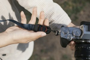 Torba Peak Design Pasek Na Nadgarstek Peak Design Cuff Midnight Niebieski v3 12