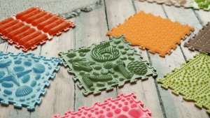 Małpiszon Mata sensoryczna Radosna Kraina 16 szt. 25 x 25 cm Ortoto 15