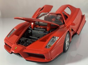 Bburago Ferrari Enzo yellow 1:24 BBURAGO 10