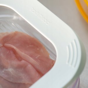 Mepal Pojemnik na kiełbasę i sery do lodówki 12