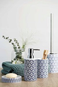 Wenko Zestaw toaletowy z serii Lorca, śródziemnomorski wzór, pojemnik ceramiczny, szczotka z wymienną główką, biało-niebieski, marka WENKO 3