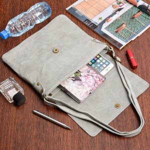 Vera Pelle Włoska Torebka damska zamszowa listonoszka z klapą jasna szara B67 2