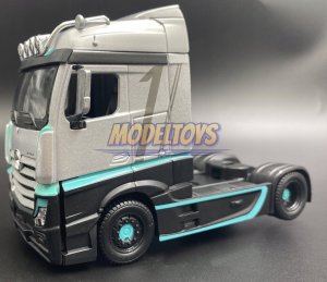 Bburago Mercedes Actros GigaSpace 1:43 BBURAGO 12