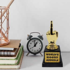 Thumbs Up Mad Monkey - TROFEUM "World's Biggest Asshole" 3