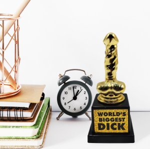 Thumbs Up Mad Monkey - TROFEUM 'World's Biggest Dick' 3