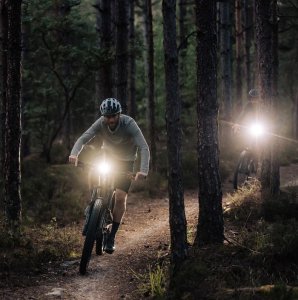 MAGICSHINE Lampka przednia RAY 2600B, 2600 lumenów 15