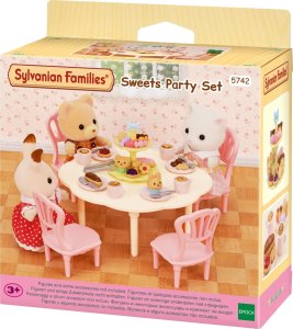 Epoch Sylvanian Families - Stół, krzesła i mnóstwo słodkości (5742SYL) 7