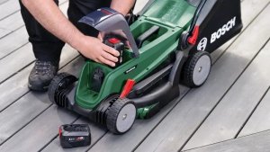 Kosiarka akumulatorowa Bosch UniversalRotak 2x18V-37-550 14